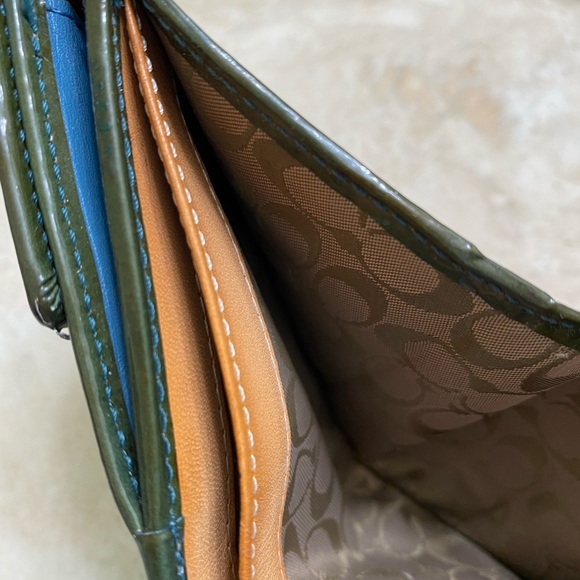 Coach vintage blue leather trifold wallet - Picture 3 of 6